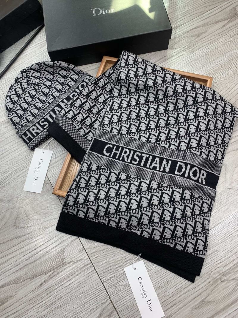 Christian Dior Caps Scarfs